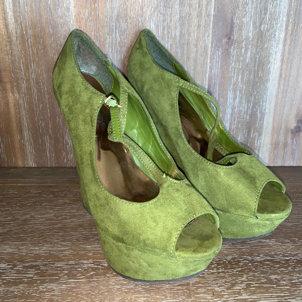 Breckelles Olive green Wedged Heels